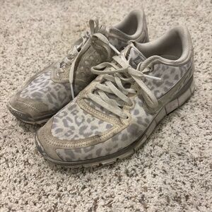 Nike Women's Gray Leopard Print Sneakers